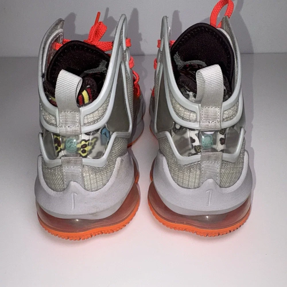 Nike lebron 19